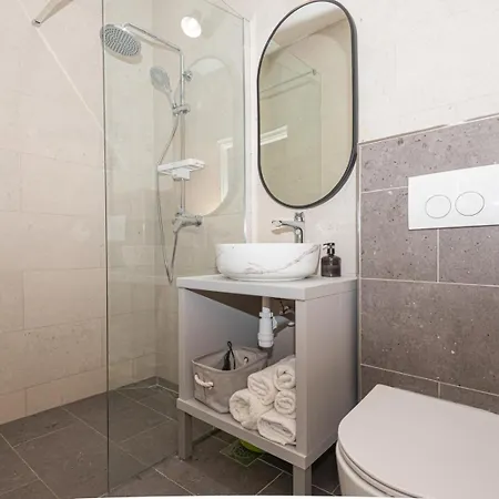 Apartament Lovric *